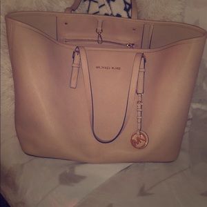 Michael Kors Bags - Michael Kors purse Michael Kors Bags - Michael Kors purse